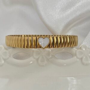 18kt gold plated Stainless Steel Mother of Pearl Heart Stretchable Bracelet